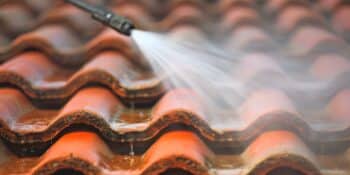 Démoussage de toiture à Hautmont